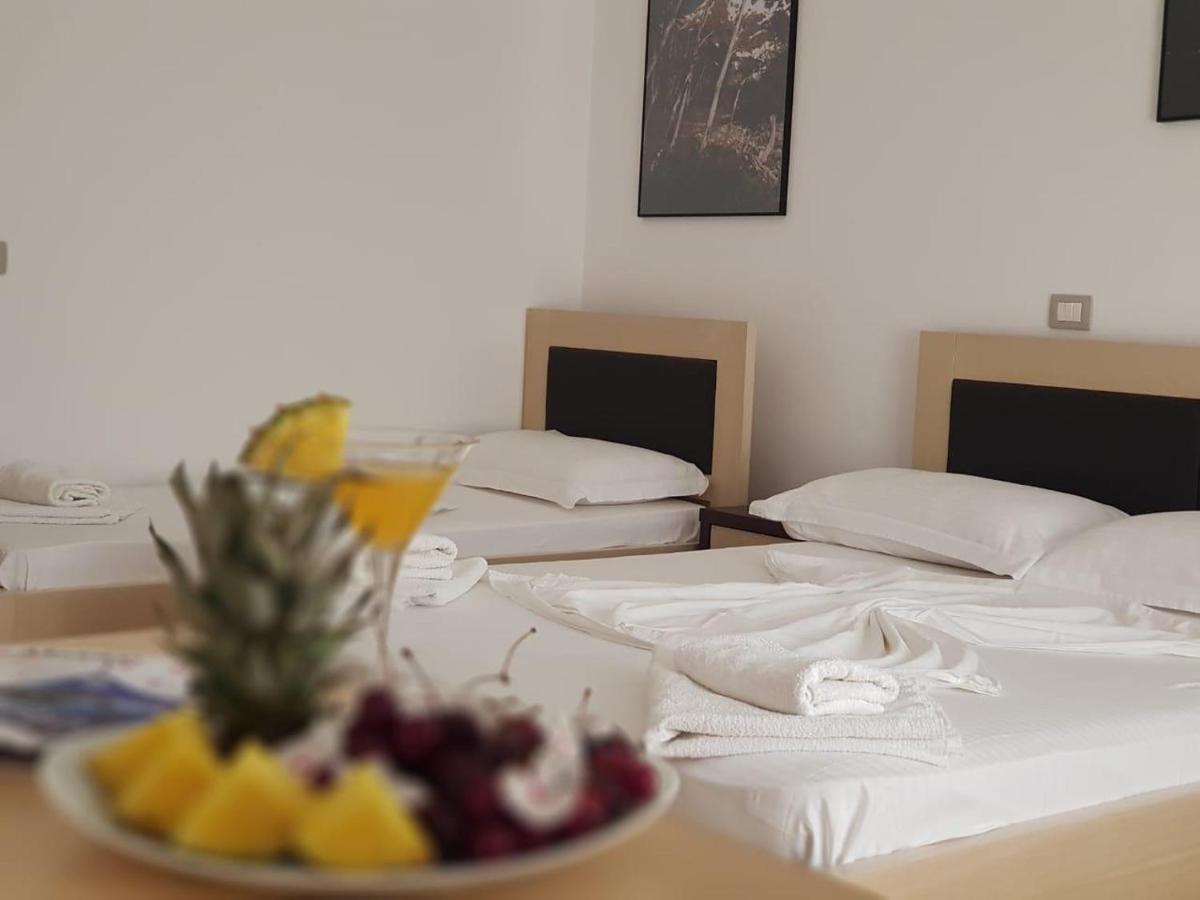 Family Hotel Haruni Ksamil Luaran gambar