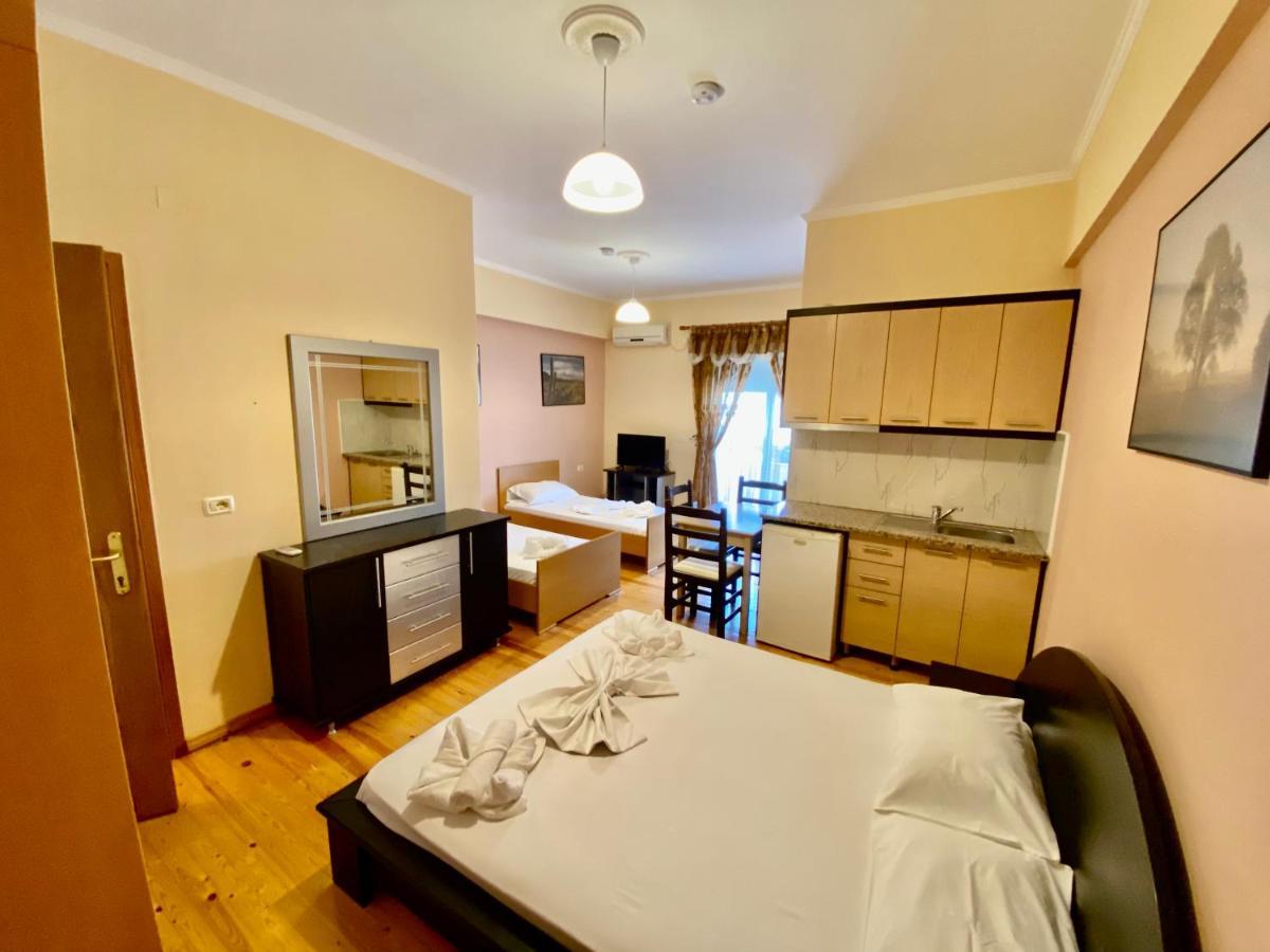 Family Hotel Haruni Ksamil Luaran gambar