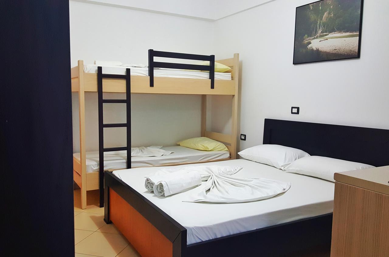 Family Hotel Haruni Ksamil Luaran gambar