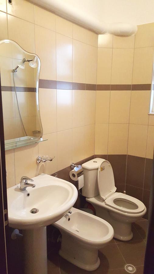 Family Hotel Haruni Ksamil Luaran gambar